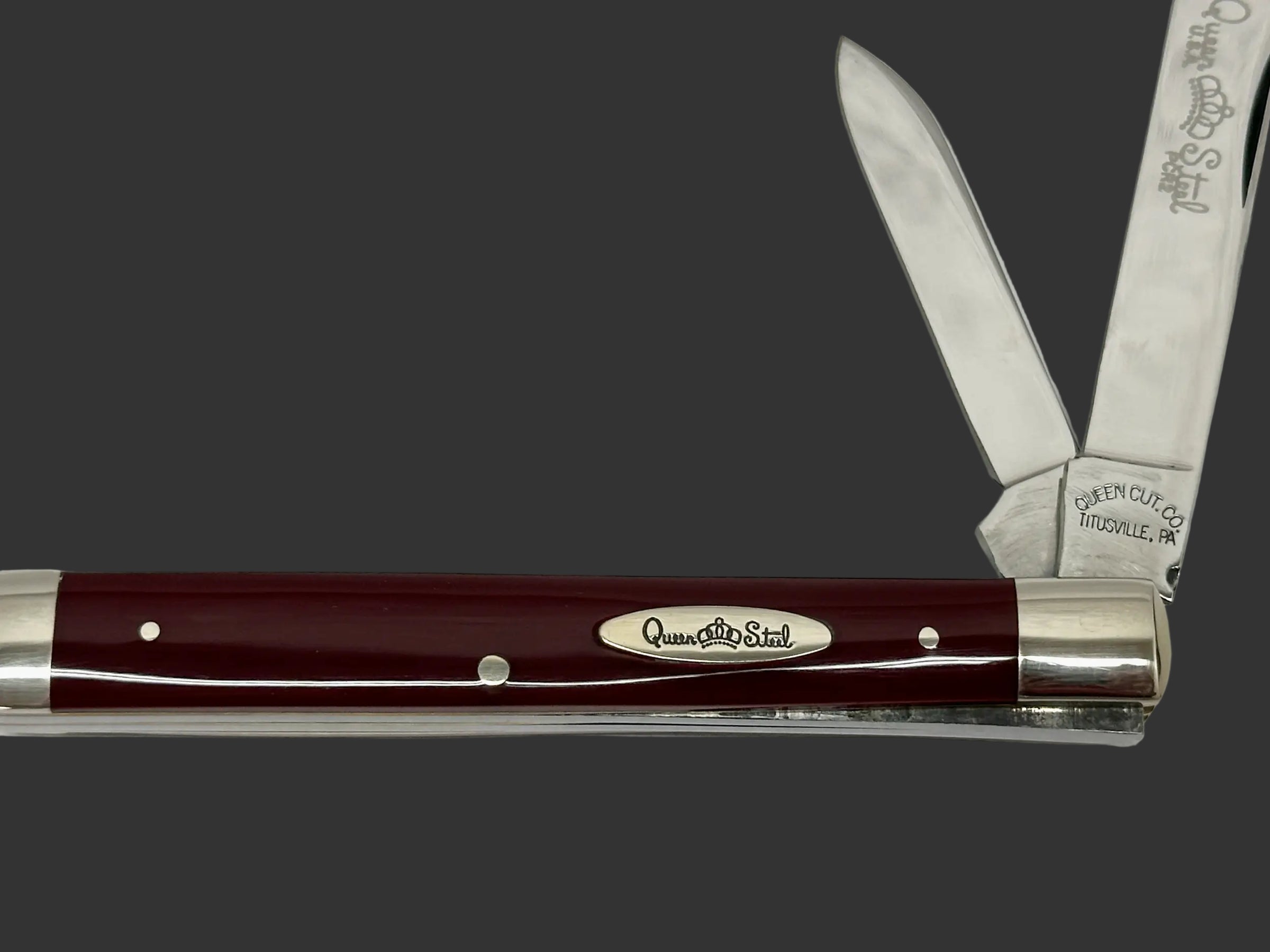 1997 Queen Cutlery Co. PCR2 Painted Crown Red Transition Doctors Knife - Hers and His Treasures