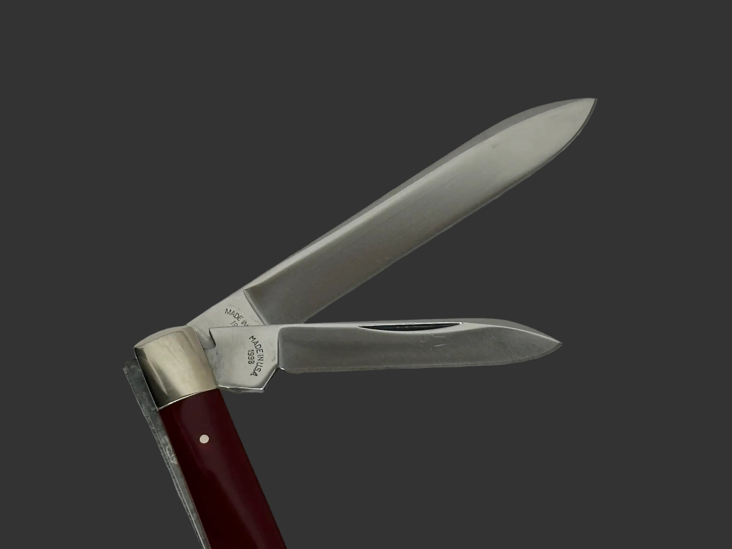 1997 Queen Cutlery Co. PCR2 Painted Crown Red Transition Doctors Knife - Hers and His Treasures