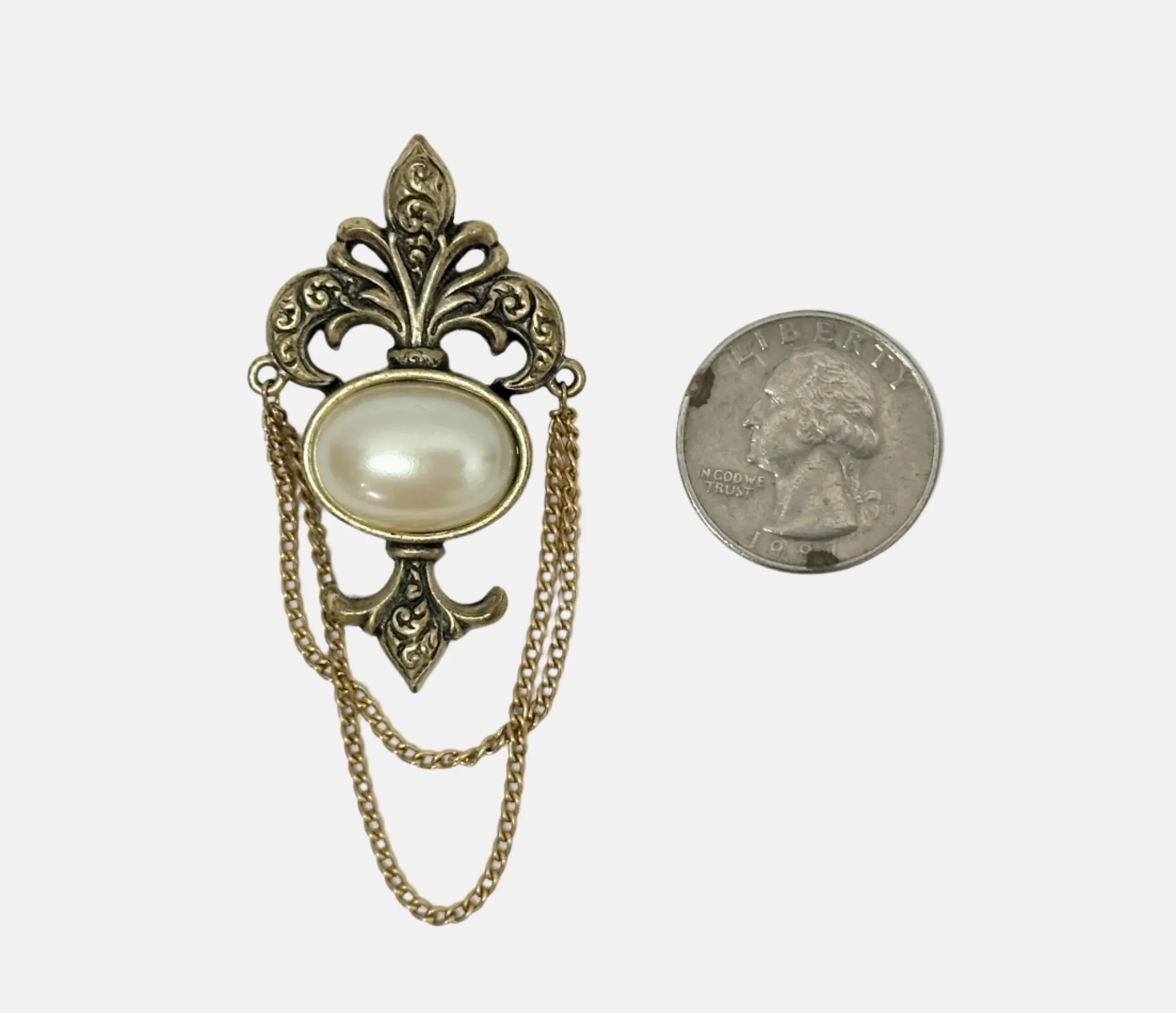 Bergére Fleur De Lis Faux Pearl Cabochon Gold Tone Brooch Pin - Hers and His Treasures