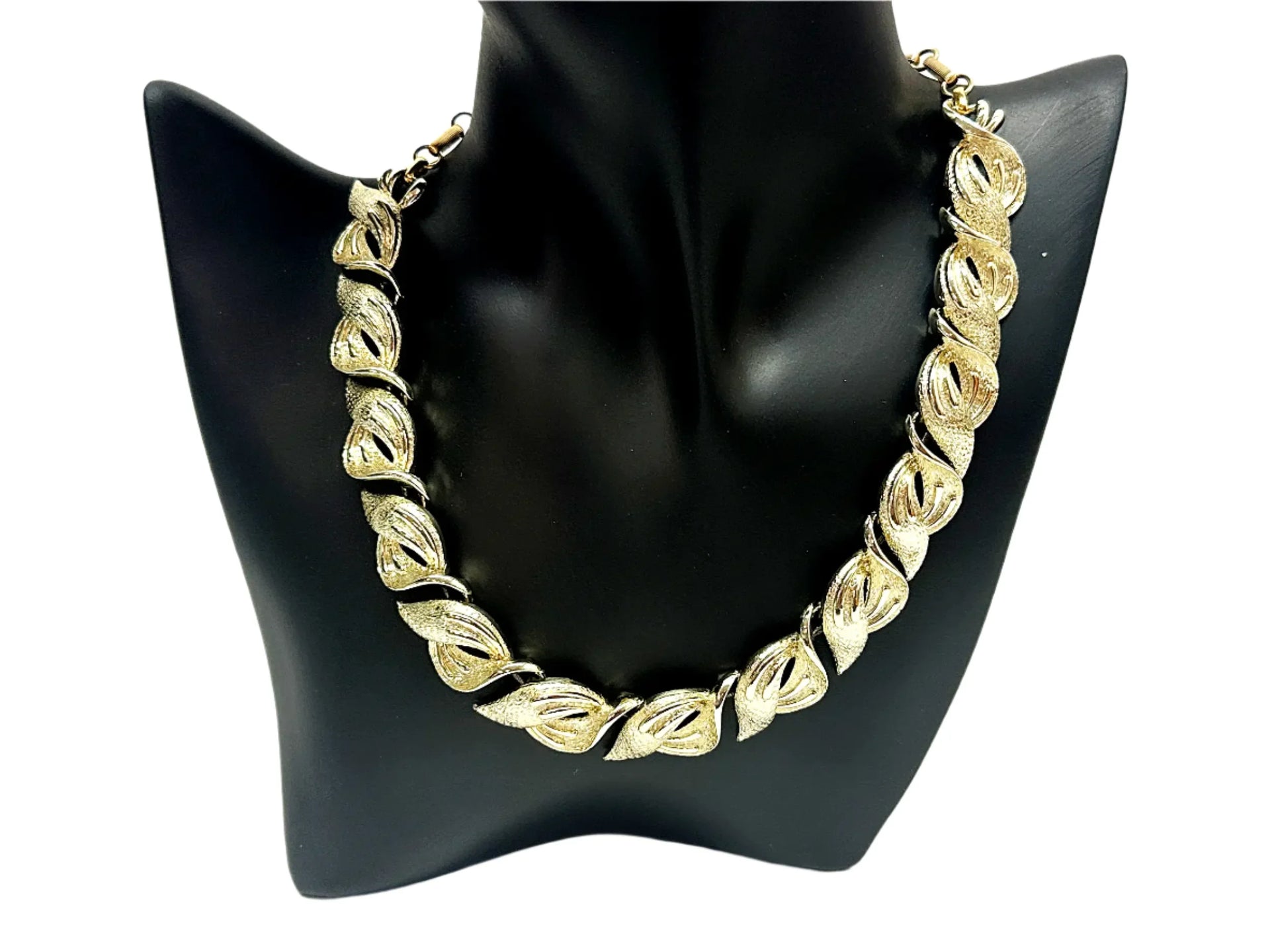 Coro Brushed Gold Tone Leaf Link Choker Necklace – Hers and His