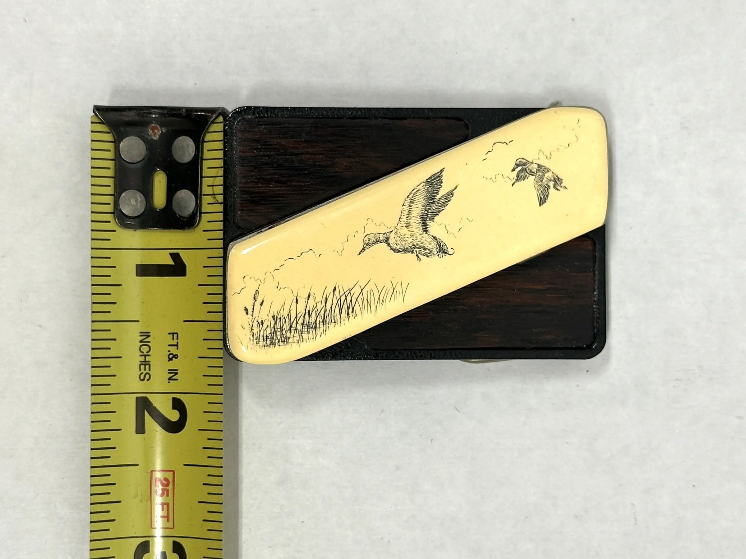Vintage Scrimshaw Flying Geese 7201 Gerber Touché Belt Buckle Knife
