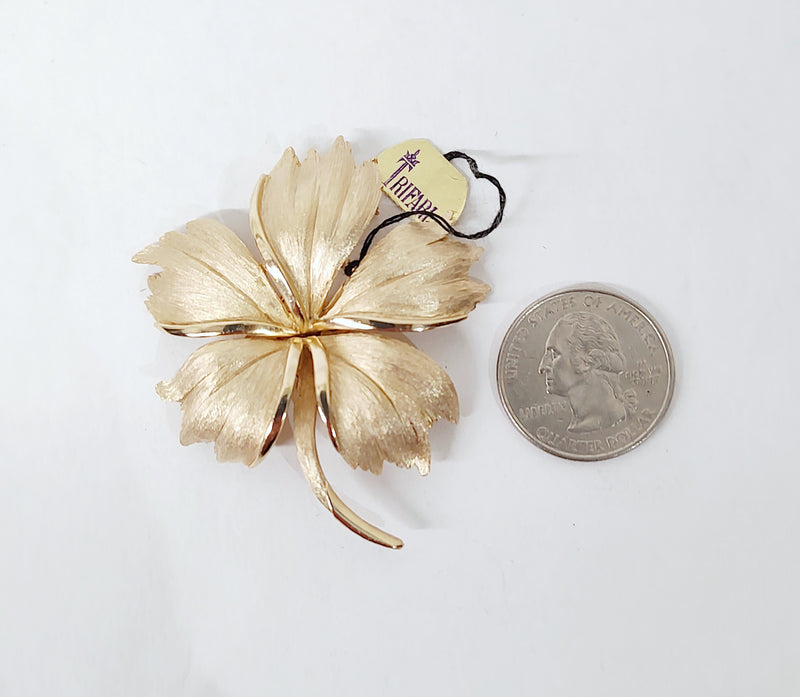 NWT 1955-1964 Crown Trifari Gold Tone Flower Brooch Pin - Hers and His Treasures