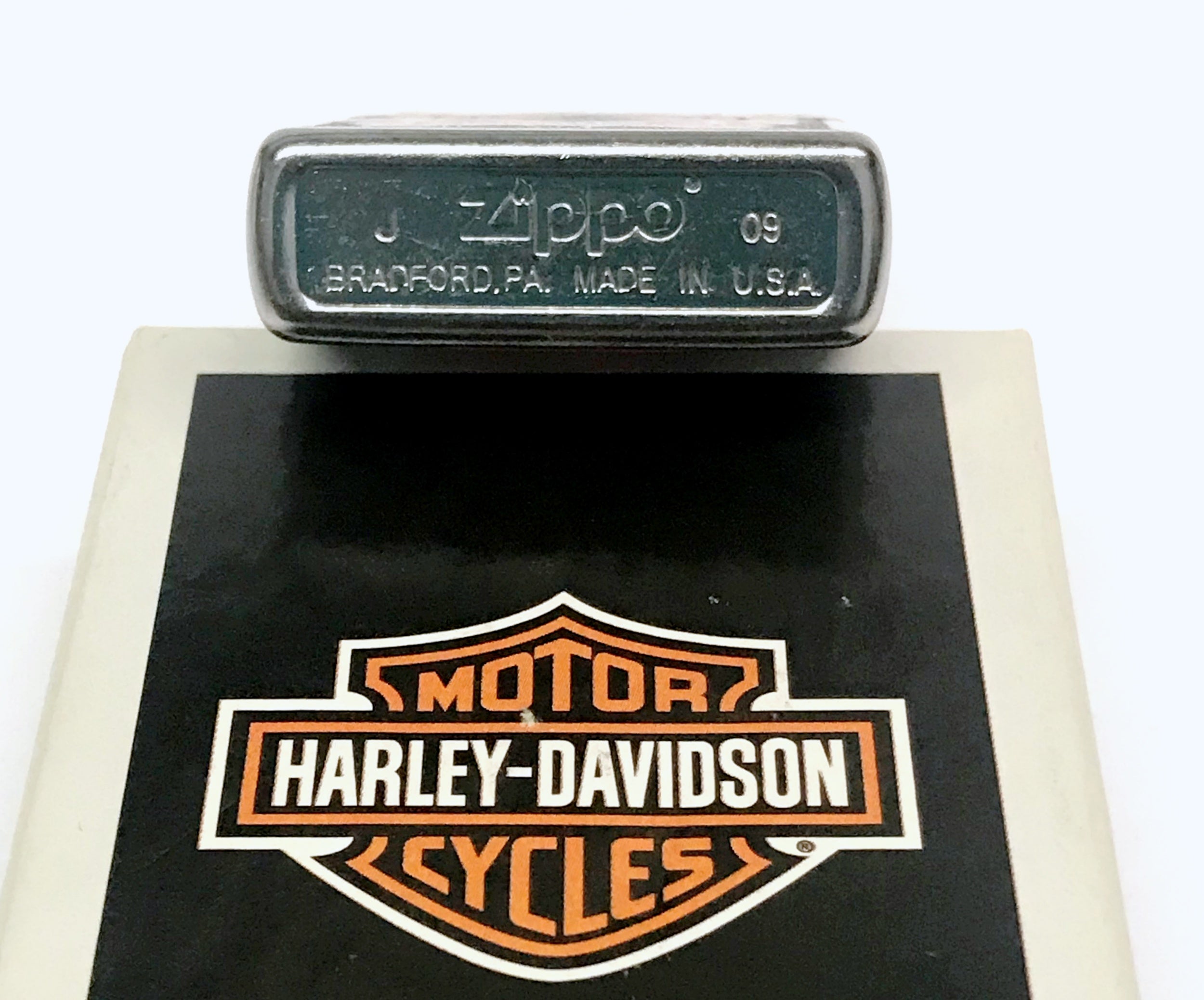 2009 Harley Davidson Skull and Flames 24506 Zippo Lighter