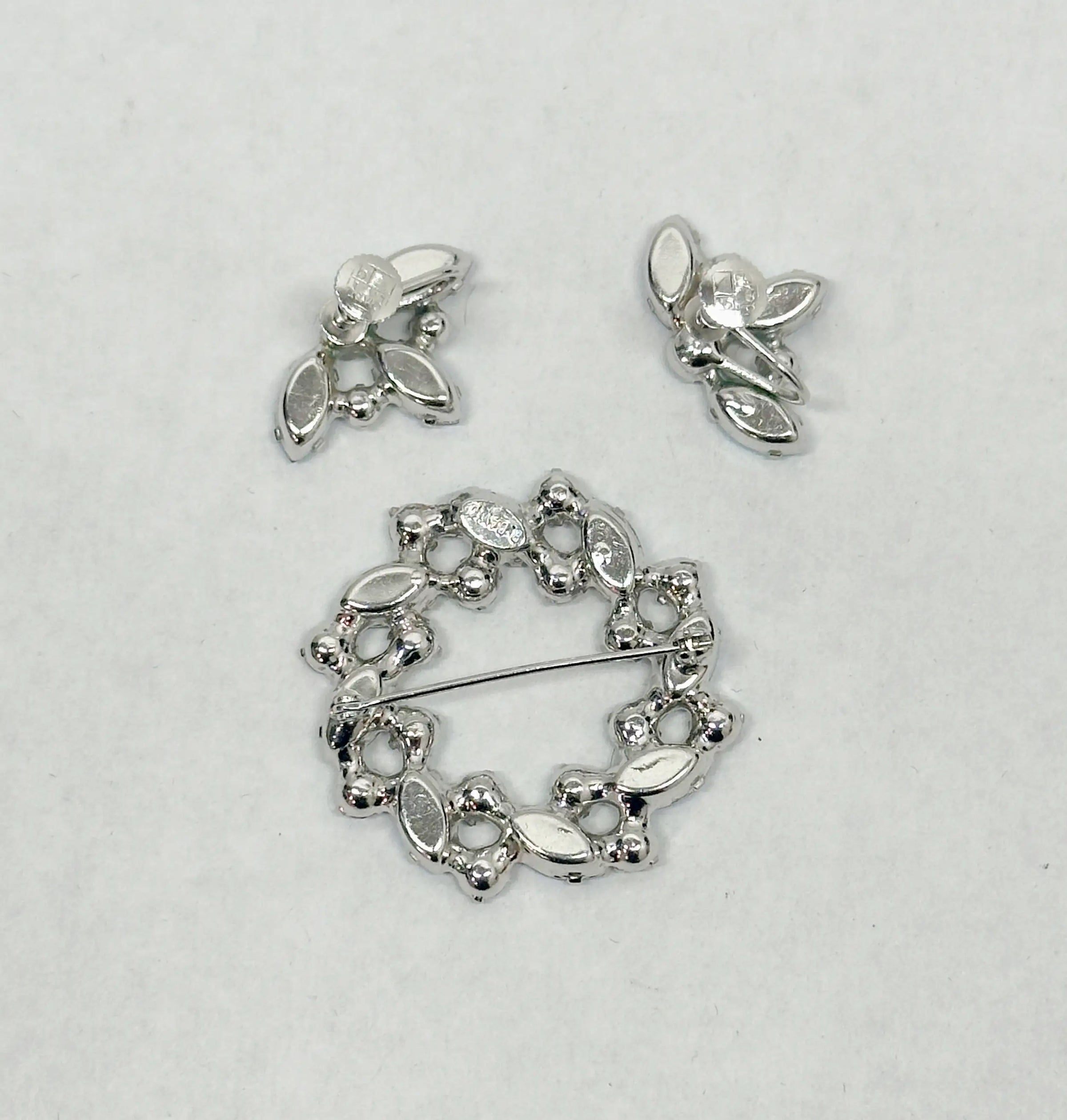 B. David Purple AB Rhinestone Wreath Brooch and Earring Set - Hers and His Treasures