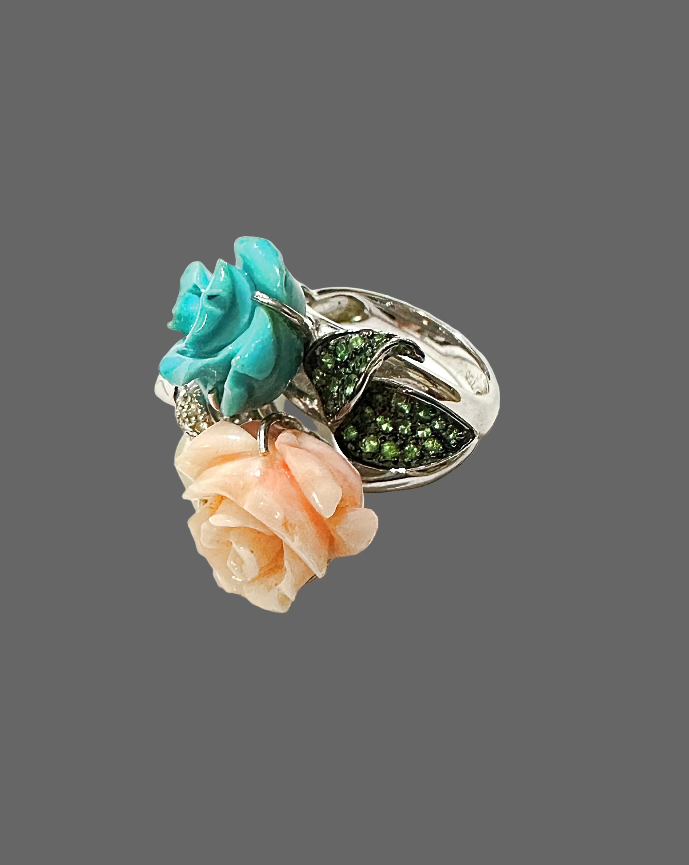 18K White Gold Bee Ring Size 7