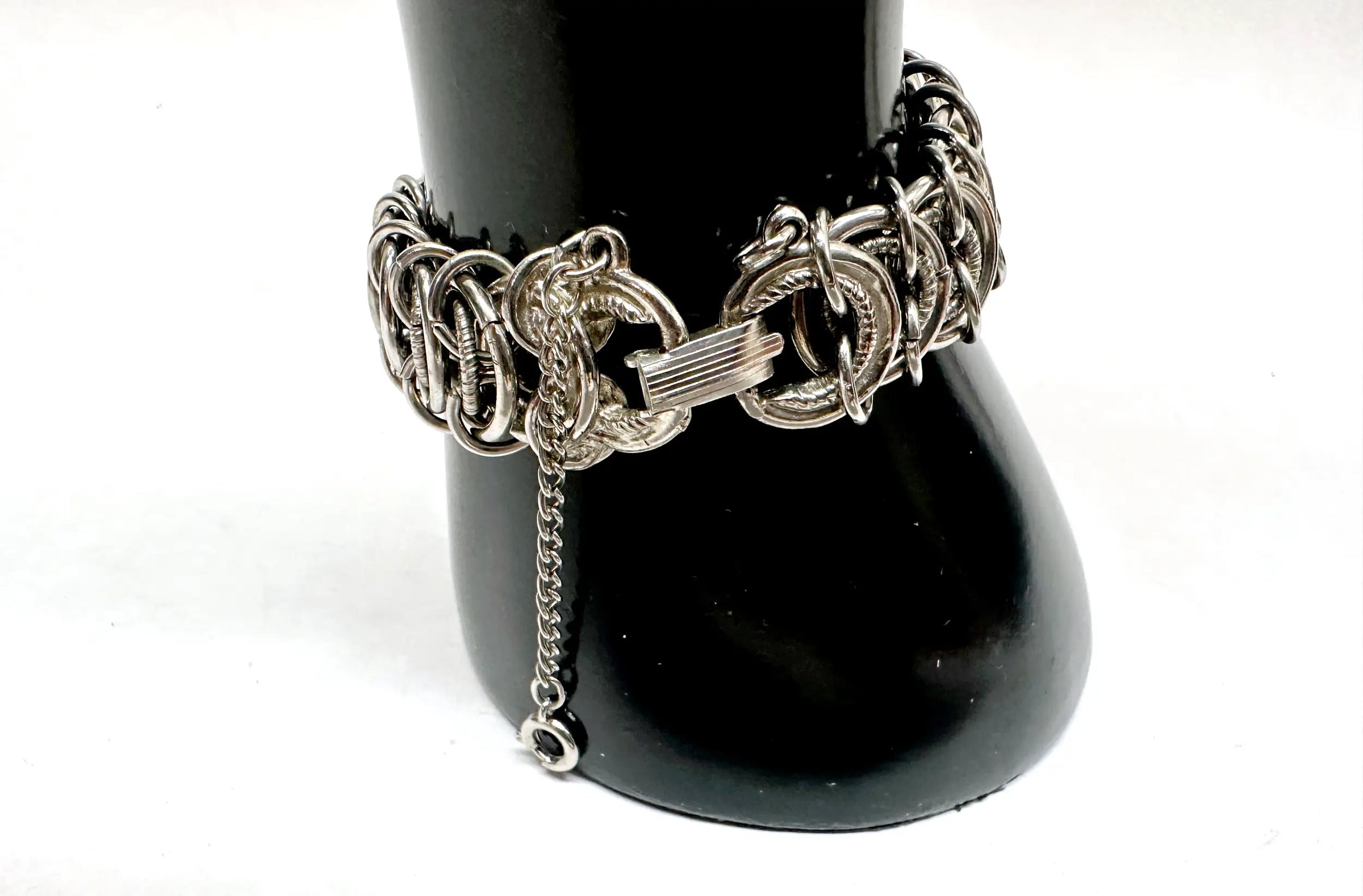 Goldette NY Silver Tone Interlocking Chain Link Bracelet - Hers and His Treasures