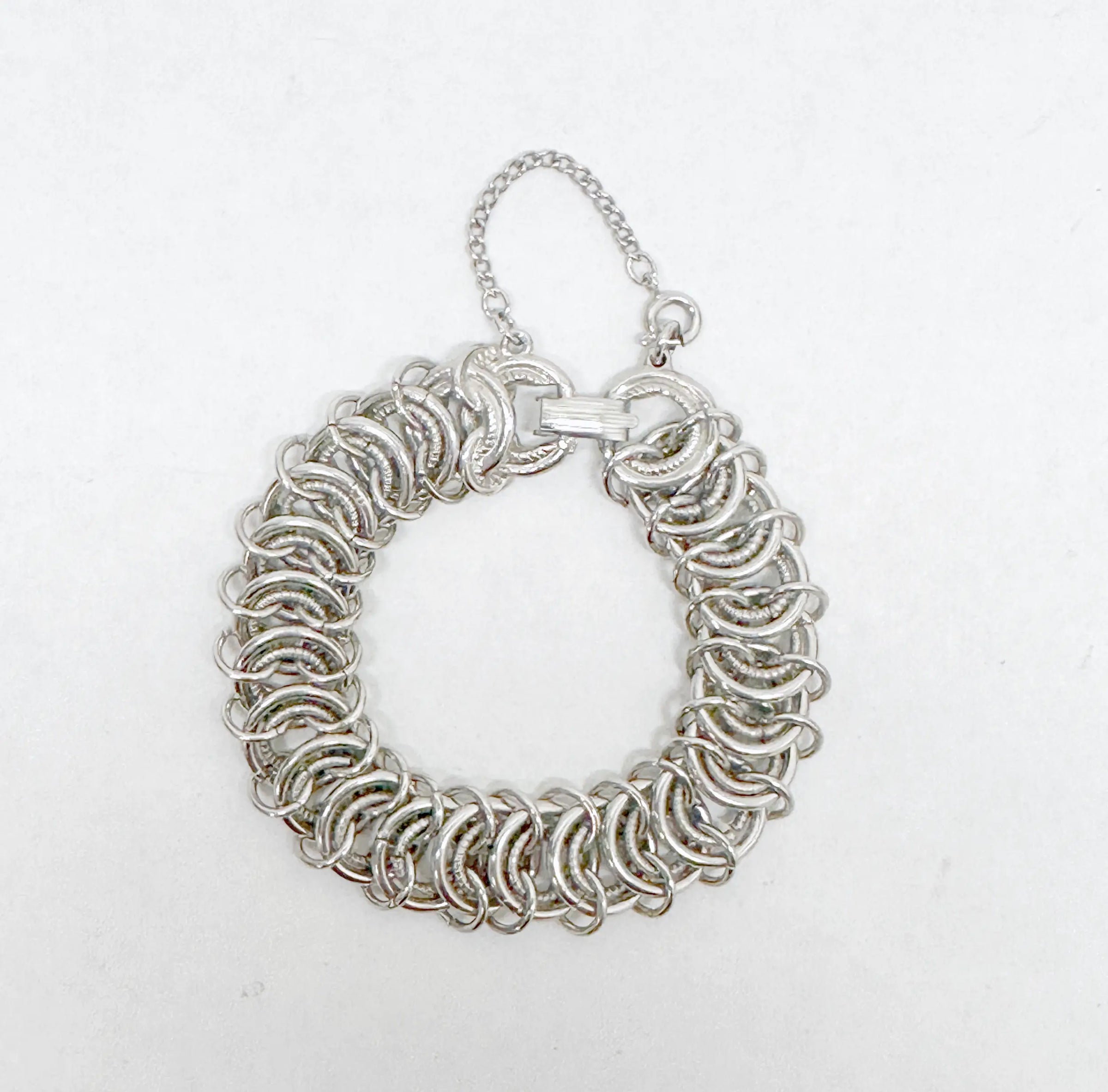 Goldette NY Silver Tone Interlocking Chain Link Bracelet - Hers and His Treasures
