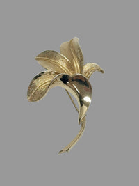 Pegasus CORO Gold Tone Lily Flower Brooch Pin - Hers and His Treasures