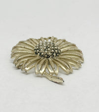 1960 Sarah Coventry Daisy Mae Large Gold Tone Flower Brooch - Hers and His Treasures
