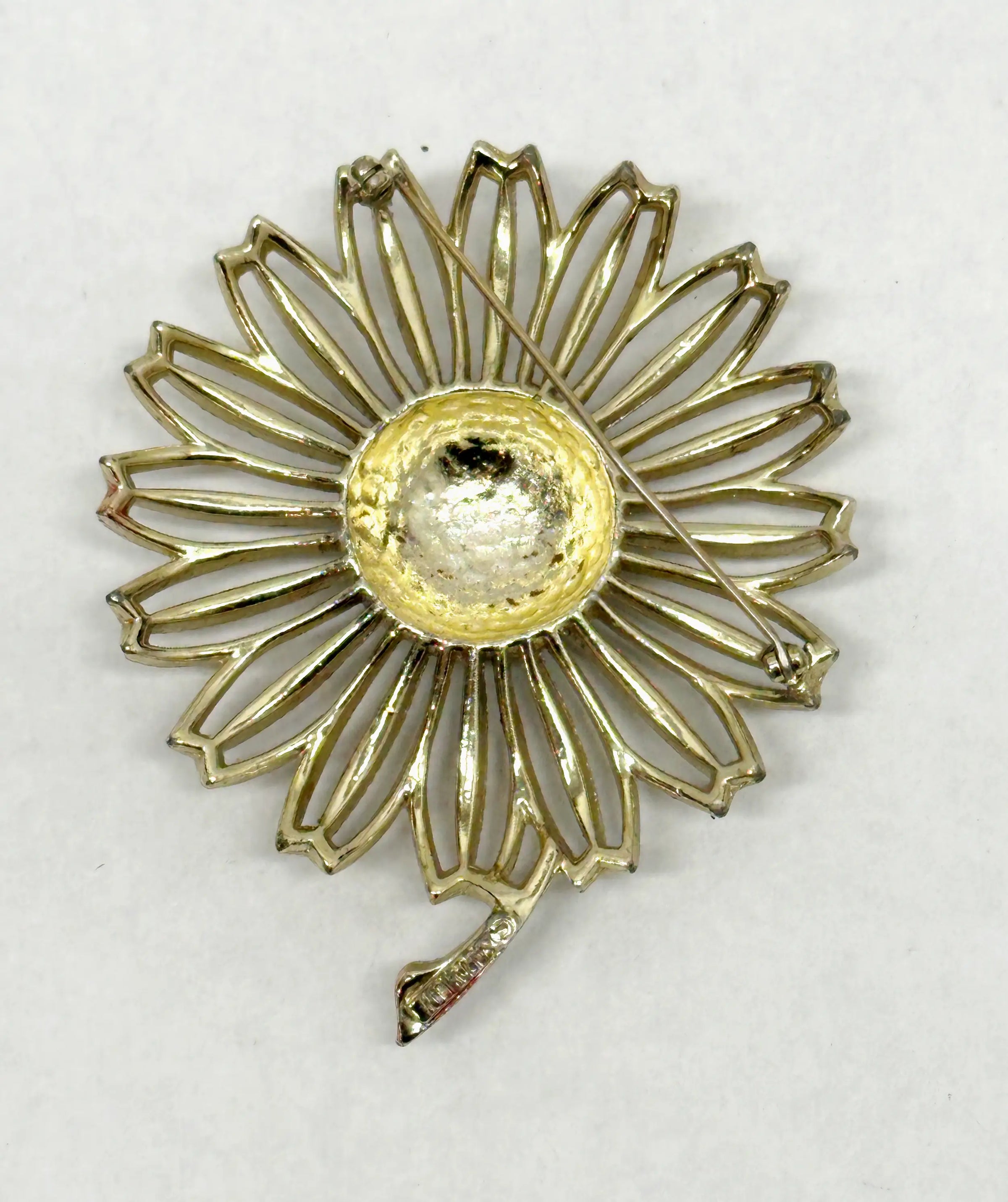 1960 Sarah Coventry Daisy Mae Large Gold Tone Flower Brooch - Hers and His Treasures