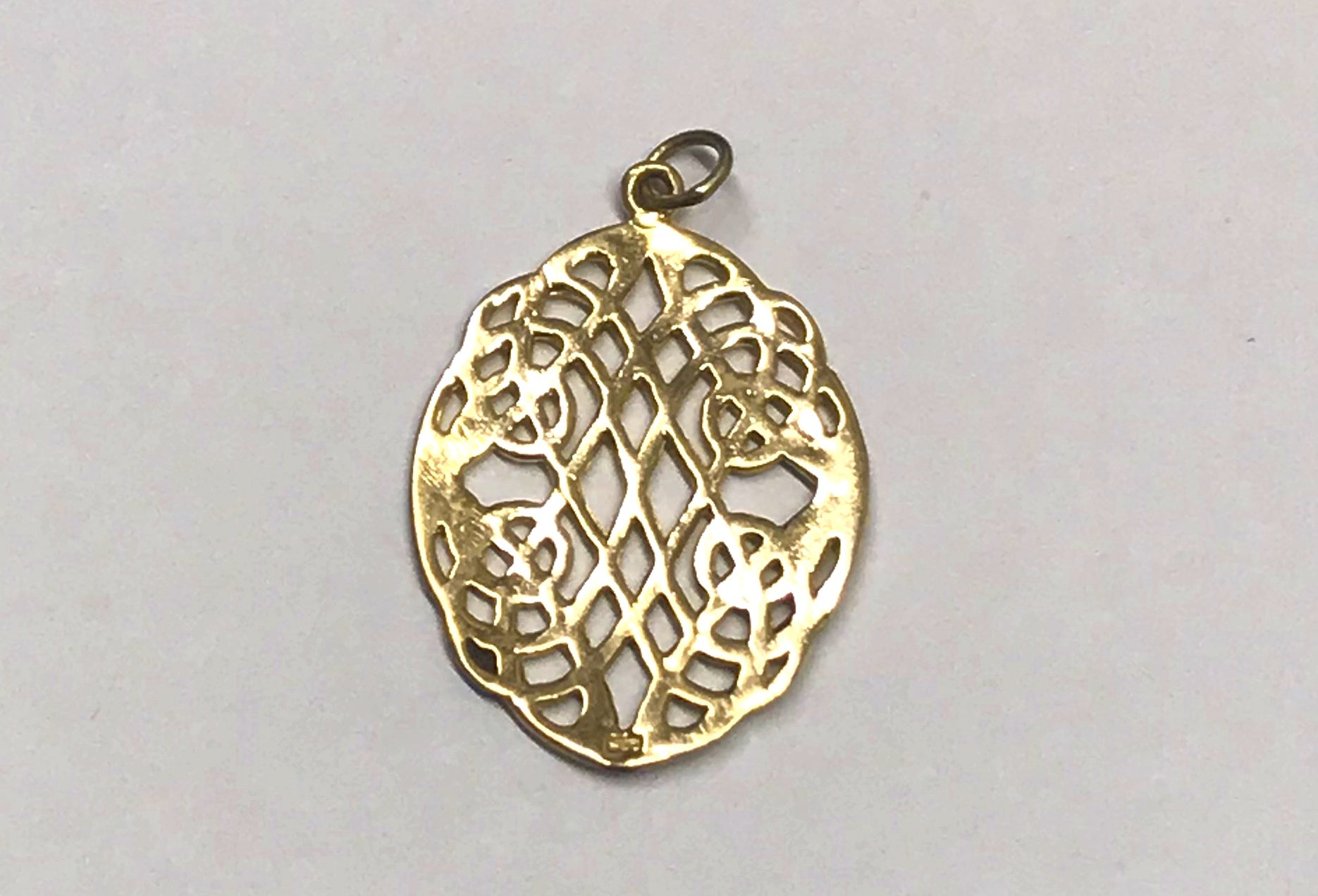 Celtic Knot Oval Necklace Pendant