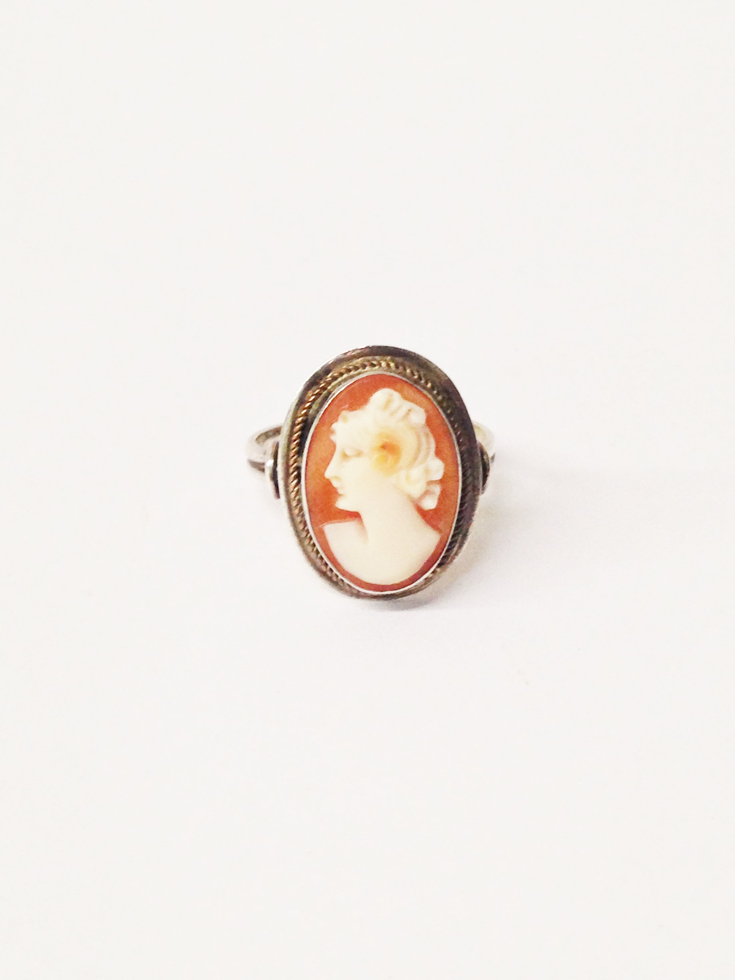 Antique 800 Silver Left Facing Shell Cameo Ring
