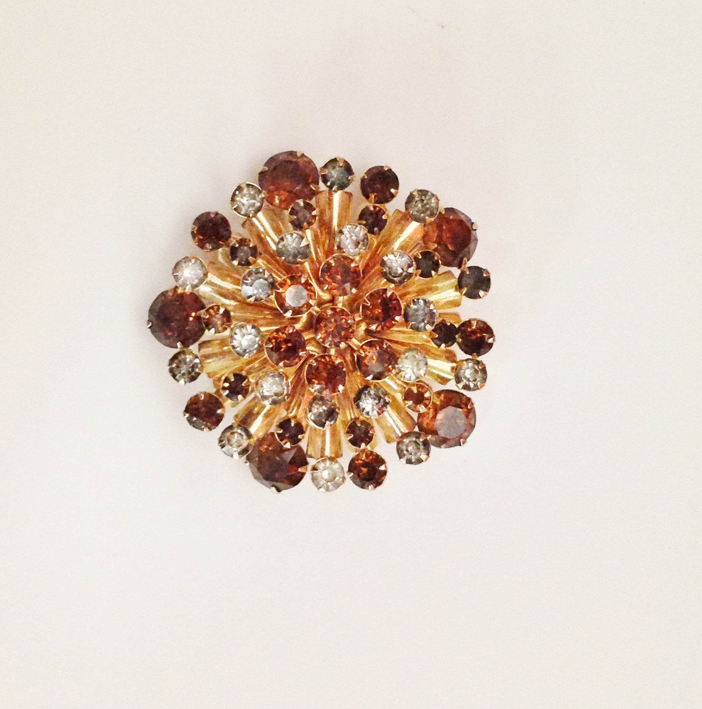 Lovely Vintage Gold Tone Clear Rhinestone Star Brooch Pin