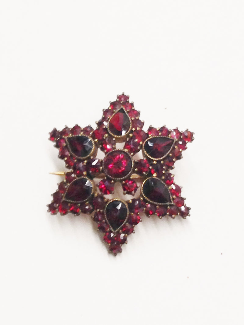 www.hersandhistreasures.com/products/Antique-Red-Rhinestone-Star-Brooch-Pin