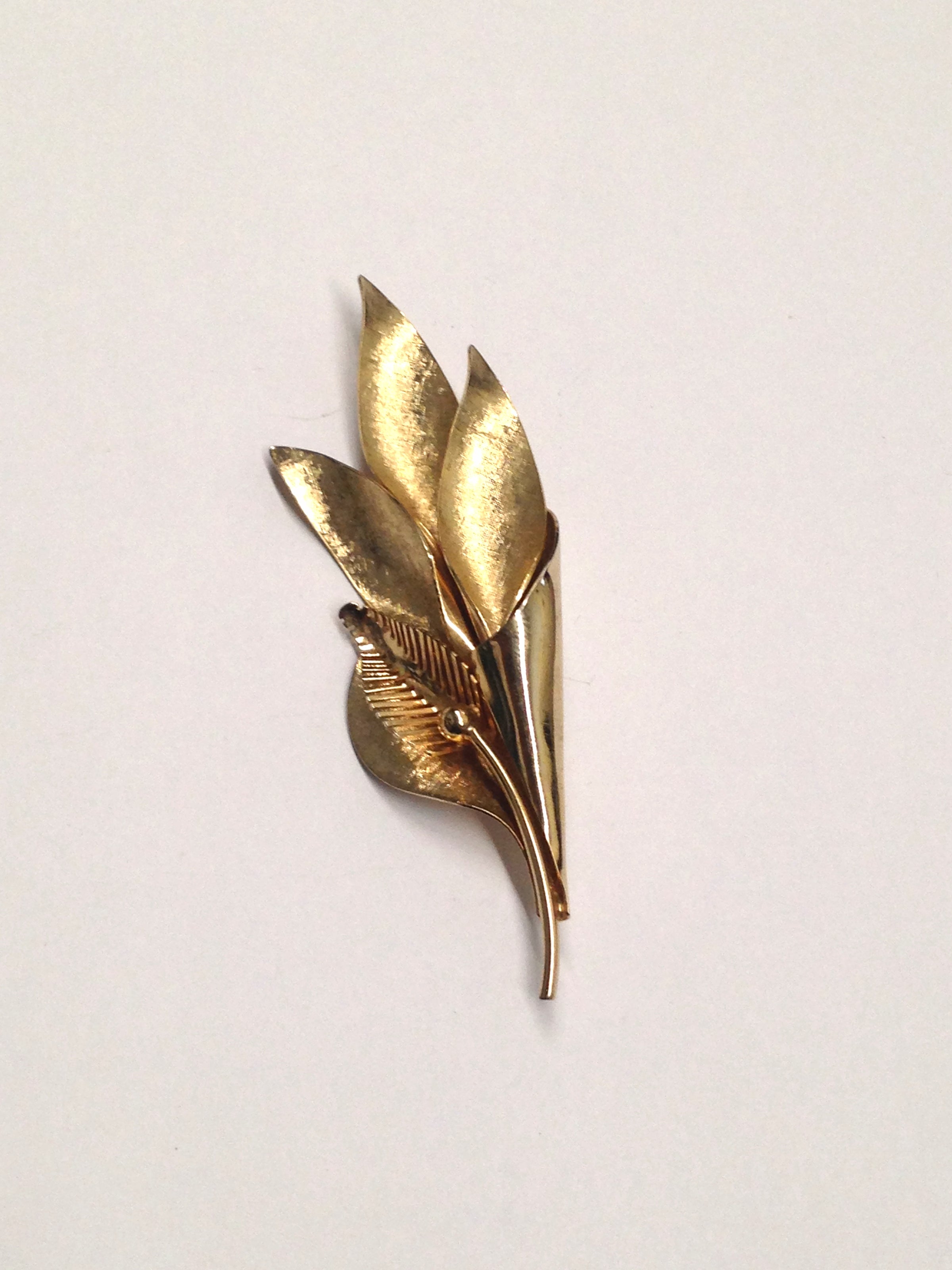 www.hersandhistreasures.com/products/Gold-Toned-Leaf-Bouquet-Brooch-Pin