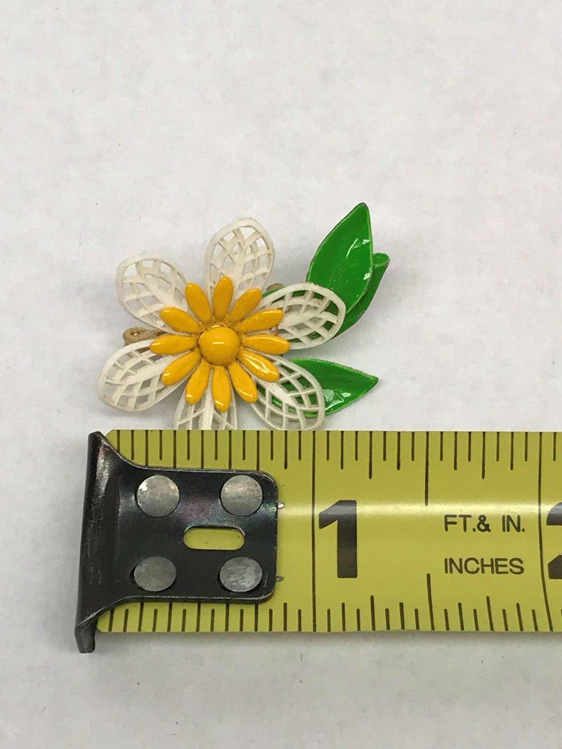 Vintage Plastic and Metal Daisy Brooch Pin - Hers and His Treasures