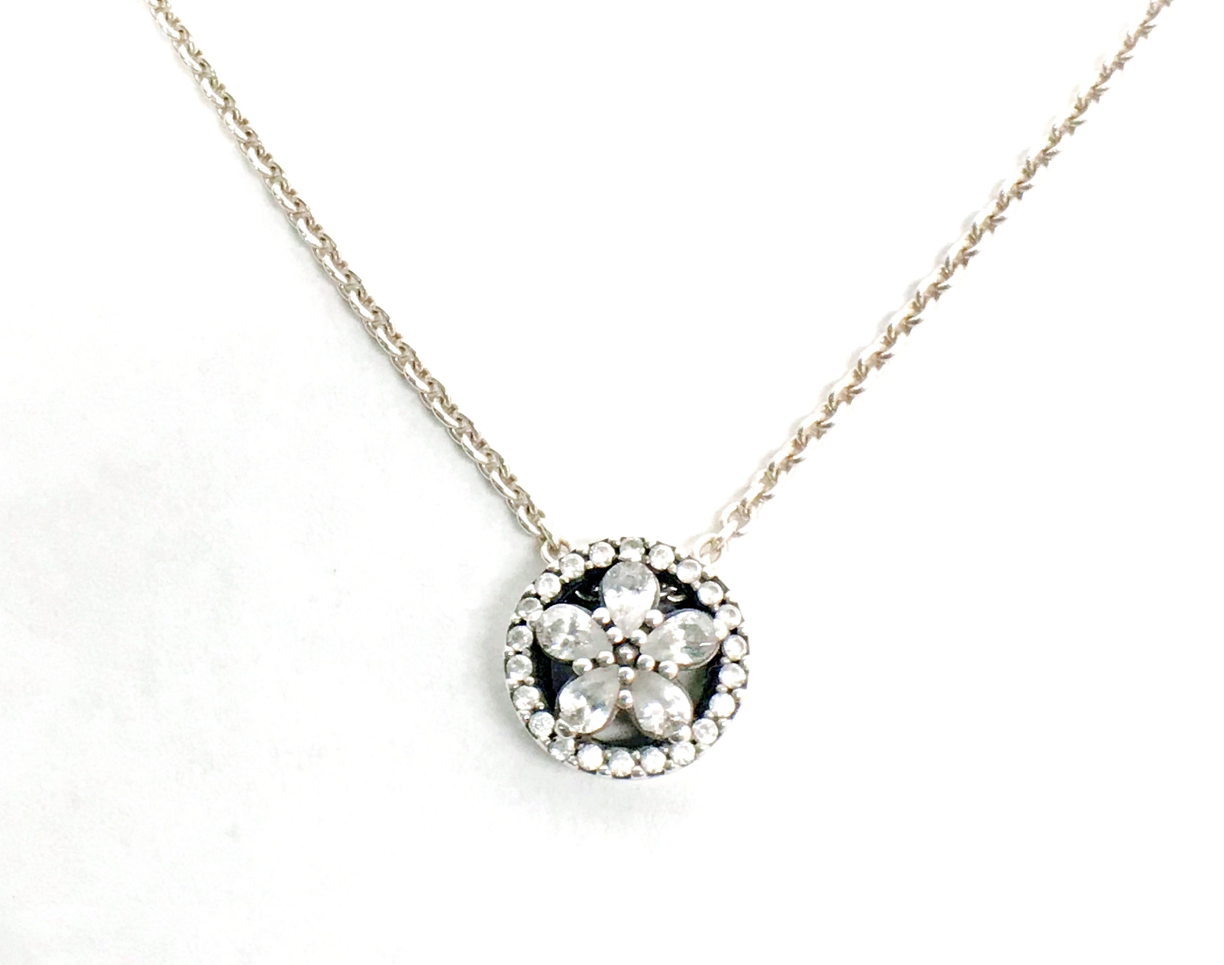 Pandora Sparkling Snowflake Collier CZ Necklace | Cz necklace, Necklace,  Pandora crown
