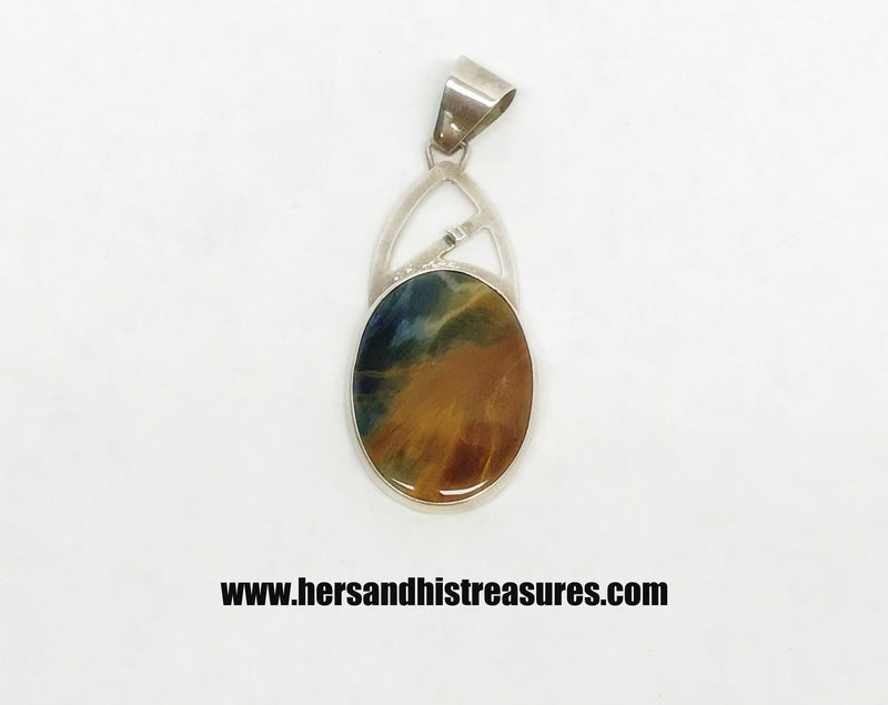 www.hersandhistreasures.com/products/dtr-labradorite-sterling-silver-necklace-pendant
